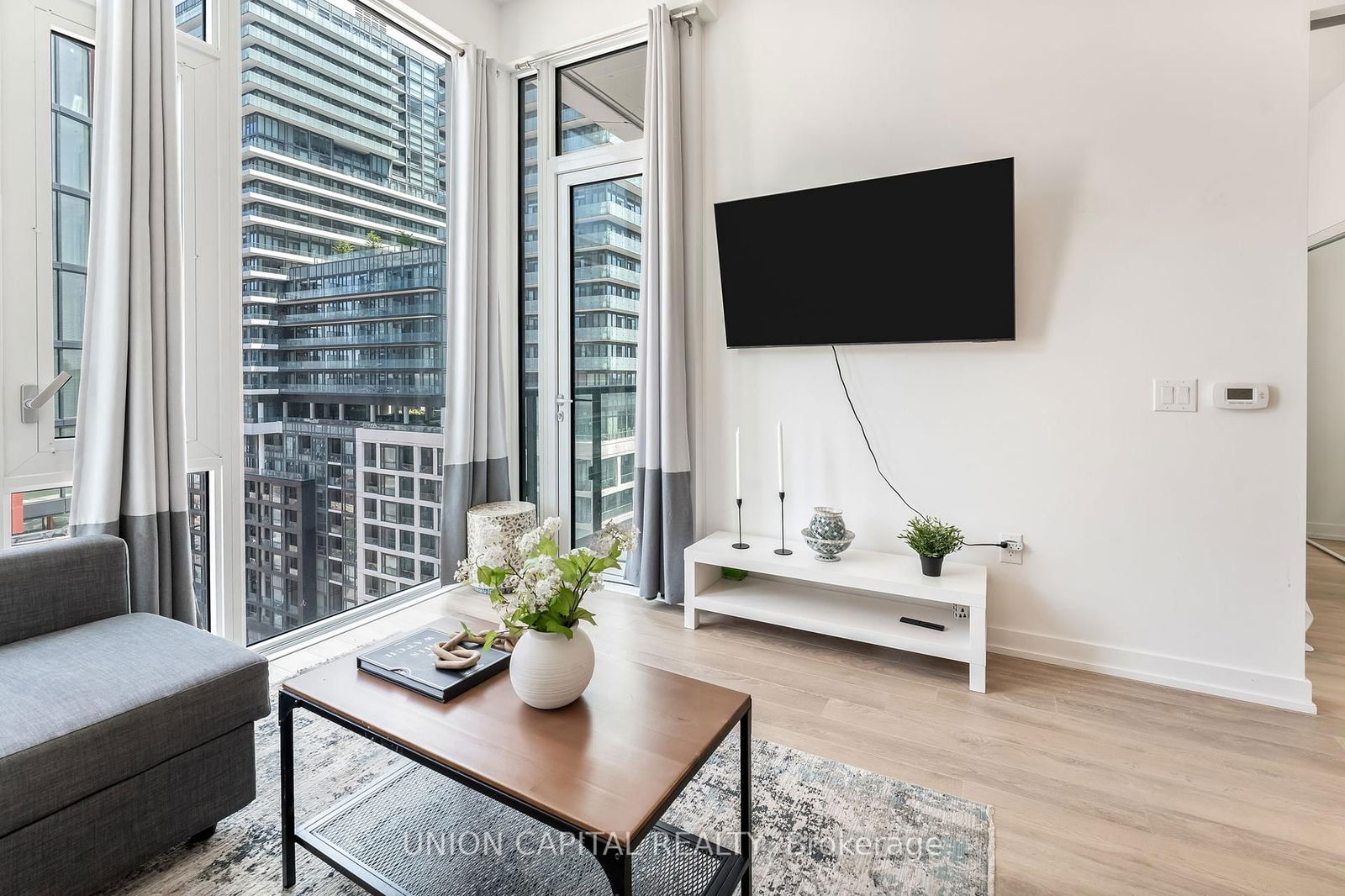 Condo for sale at 1313-158 Front Street, Toronto, Moss Park, M5A 0K9 - MLS: C12218781