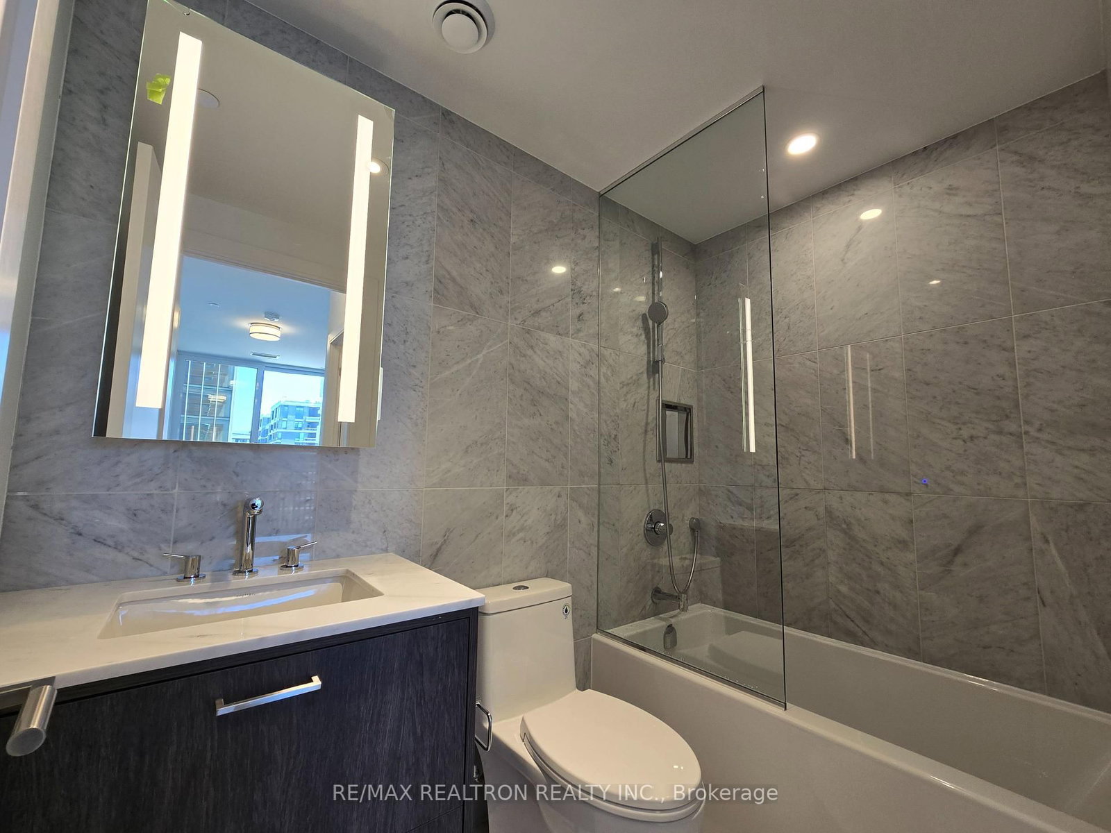 155 Merchants' Wharf, Unit 825 - Photo 12