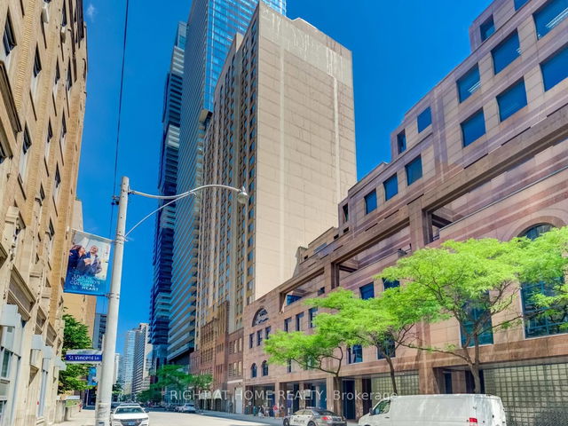 2001 - 25 GRENVILLE Street