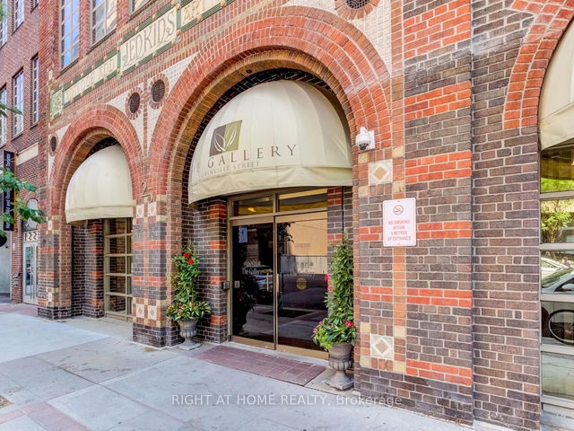 2001 - 25 GRENVILLE Street