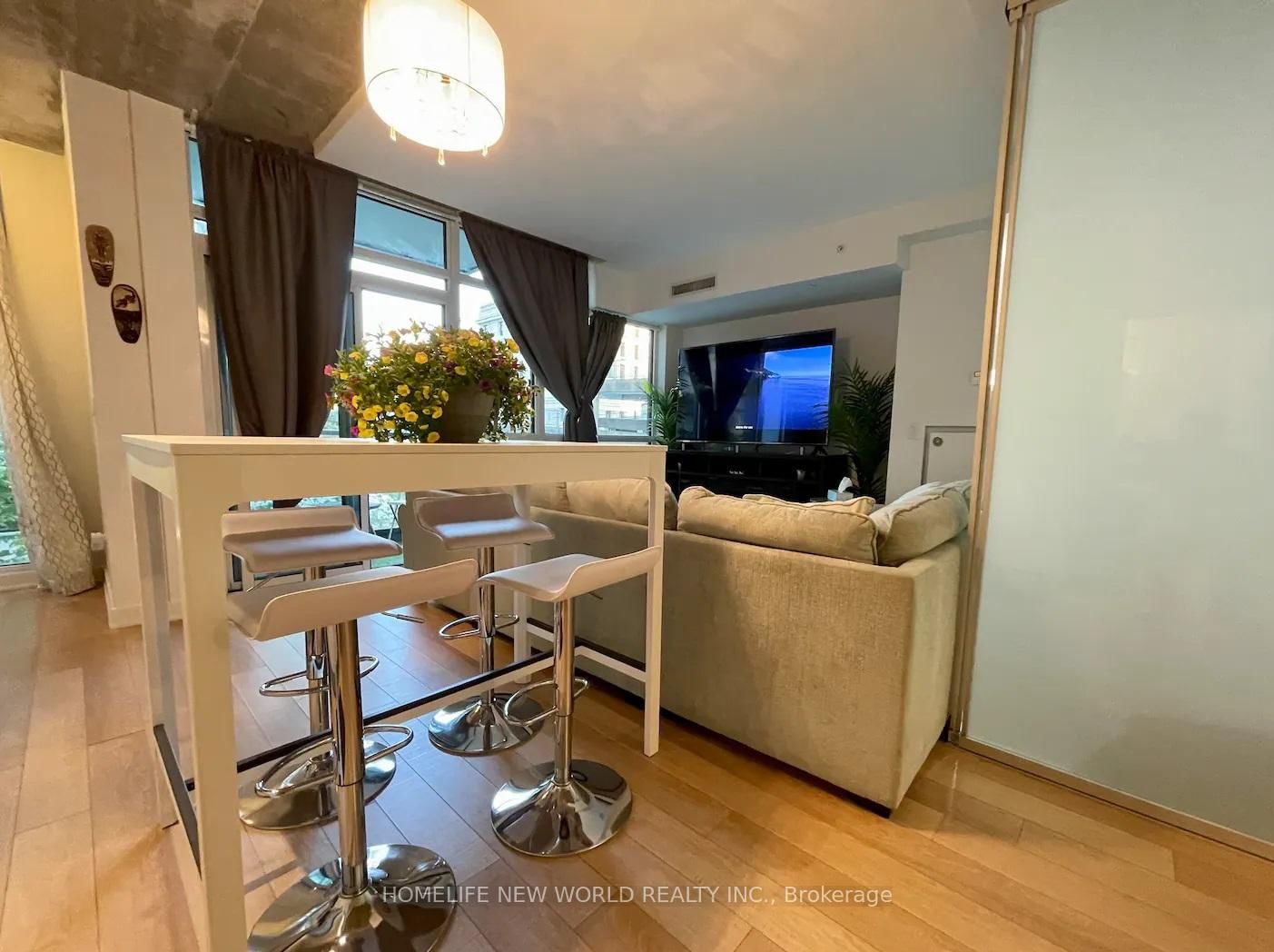 Condo for sale at 402-210 Simcoe Street, Toronto, University, M5T 2W5 - MLS: C12219107