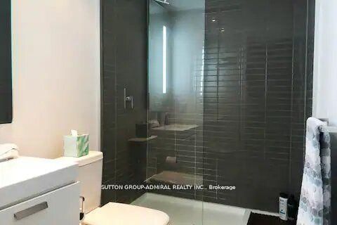 329 - 629 King Street W