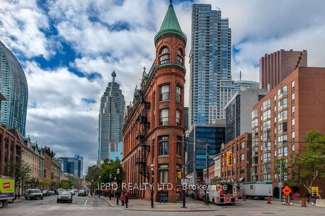 501 - 30 Church Street