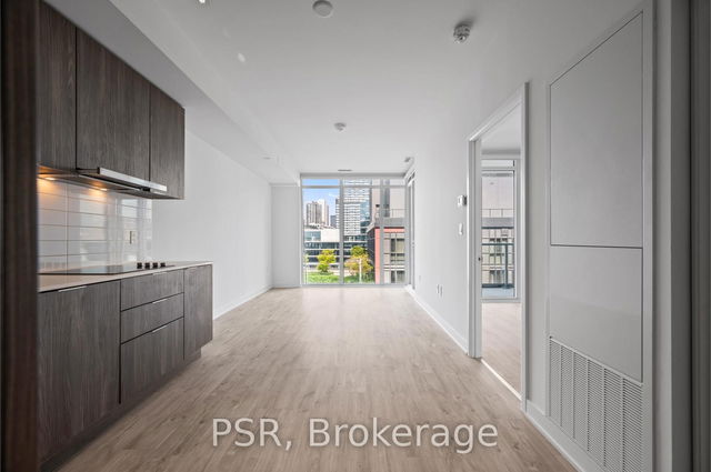 1220 - 576 Front Street