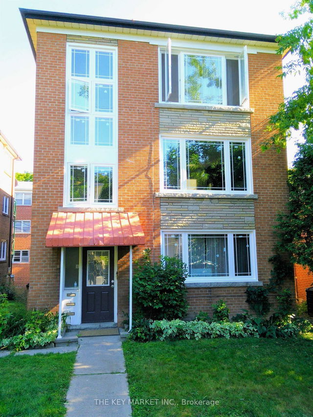 2 - 211 St Clements Avenue