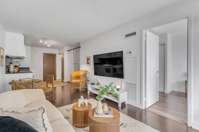 1705 - 21 Iceboat Terrace