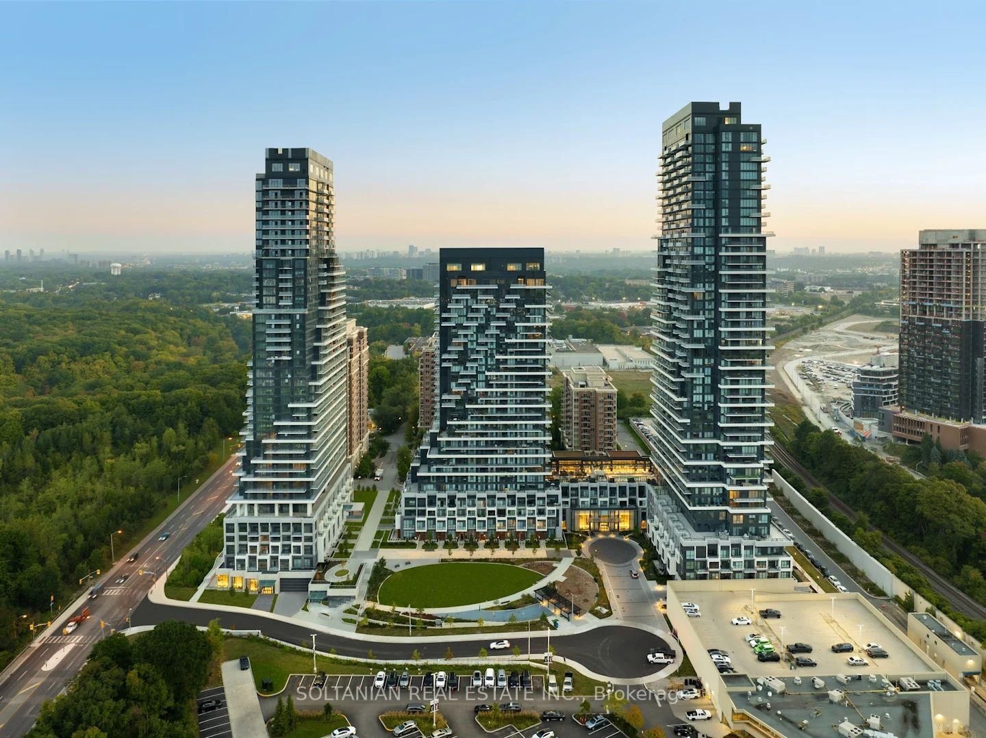 Property at 10 Inn On the Park