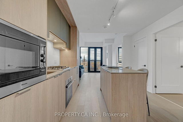 1208 - 123 Portland Street