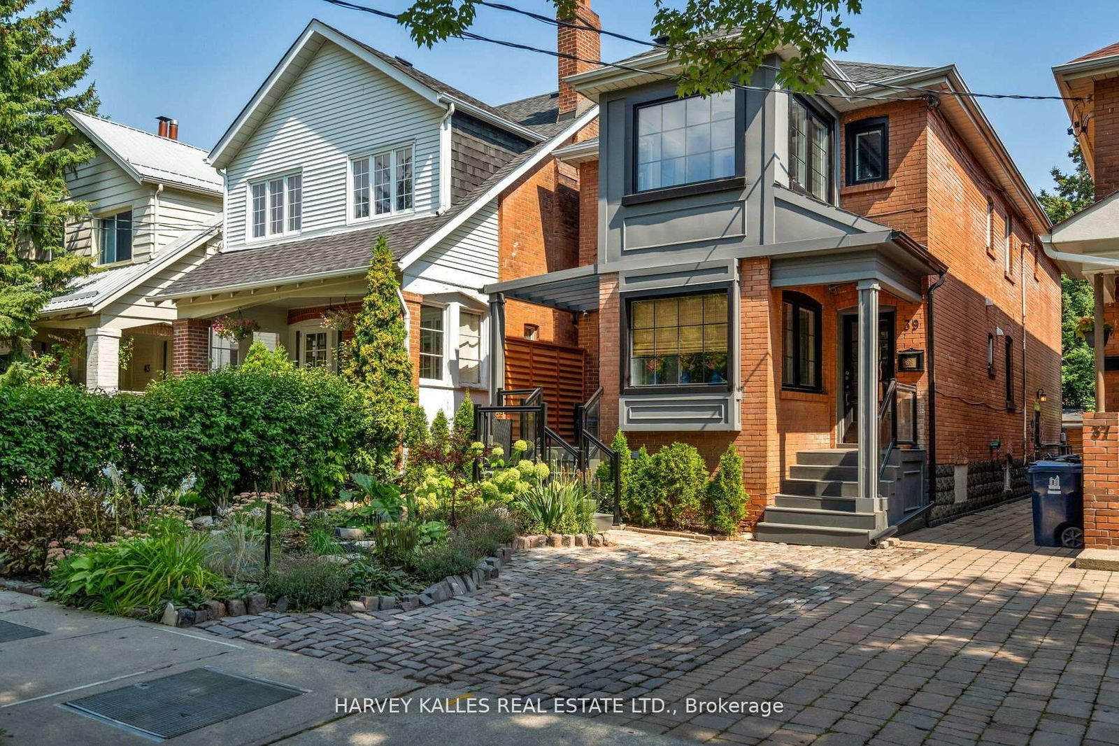 Detached House for sale at 39 Standish Avenue, Toronto, Ontario, M4W 3B2 - Rosedale-Moore Park - MLS: C12220048