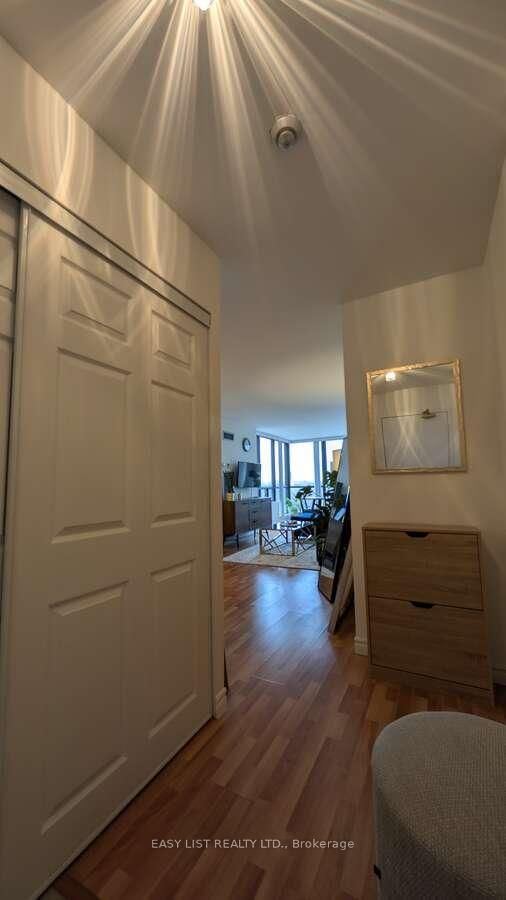 903 - 117 Gerrard Street