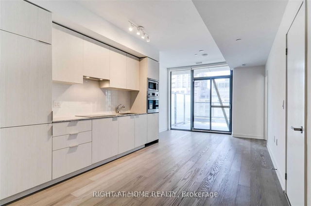 401 - 11 Wellesley Street