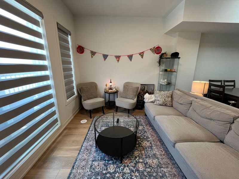 25 Case Ootes Dr, Toronto, M4A 1C5 | Image 2