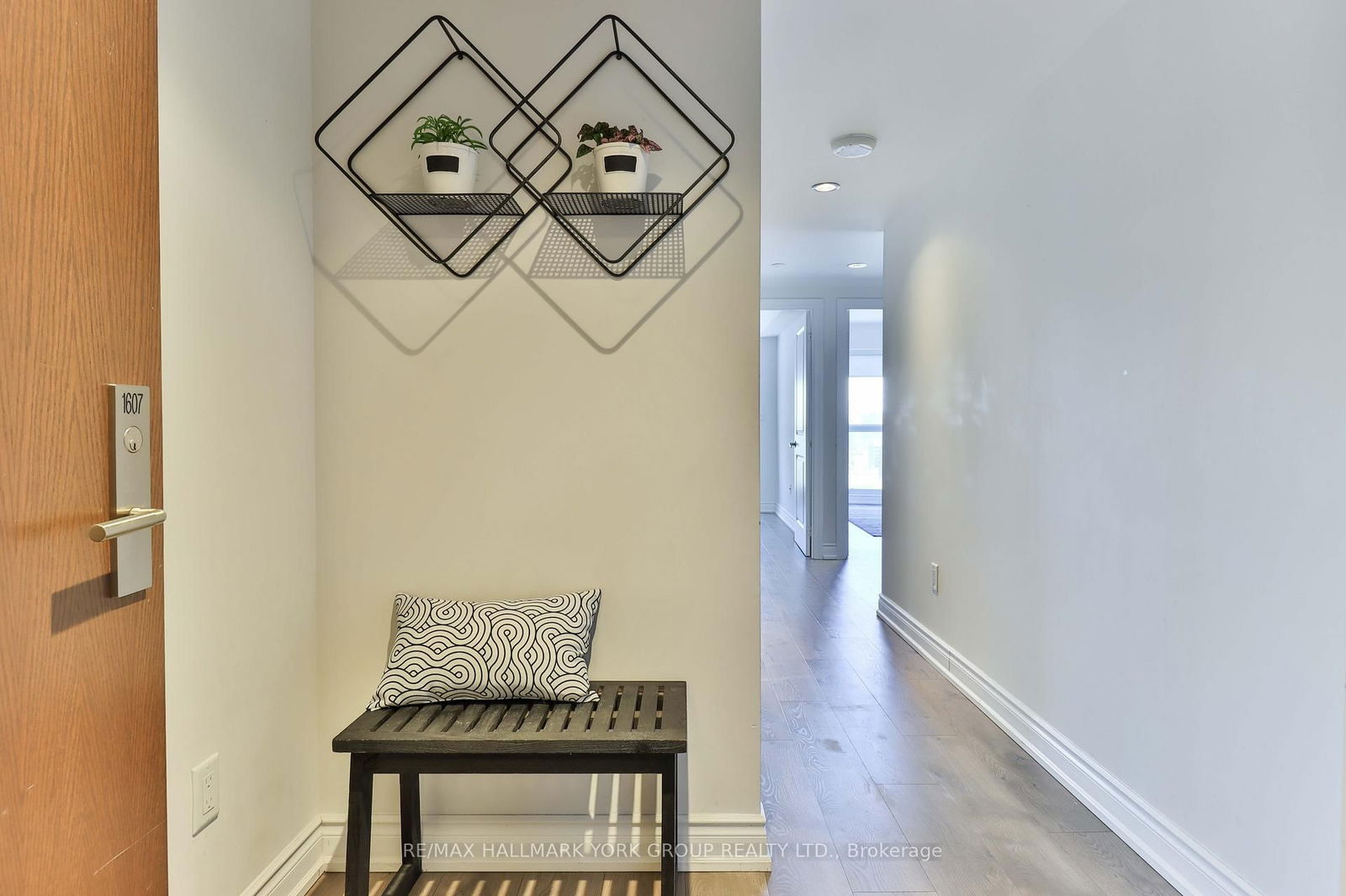 Condo for sale at 1607-386 Yonge Street, Toronto, Bay Street Corridor, M5B 0A5 - MLS: C12220421