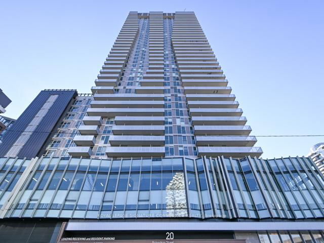 302 - 20 Richardson Street