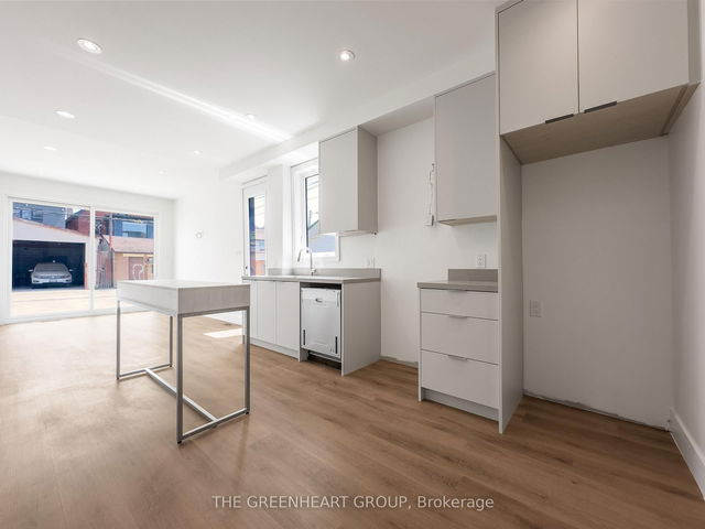 Main - 89 Montrose Avenue