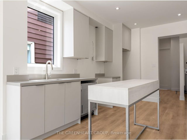 Main - 89 Montrose Avenue