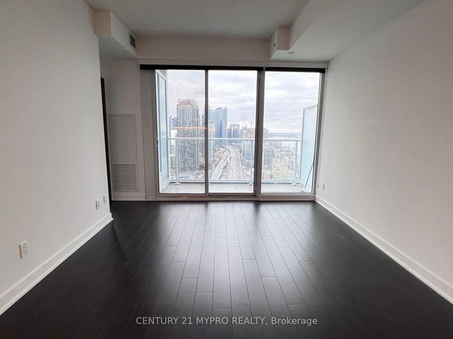 3710 - 17 Bathurst Street