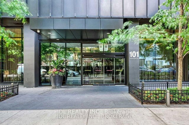 708 - 101 Charles Street