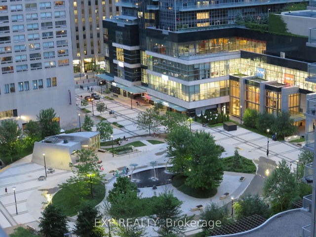 1609 - 763 Bay Street