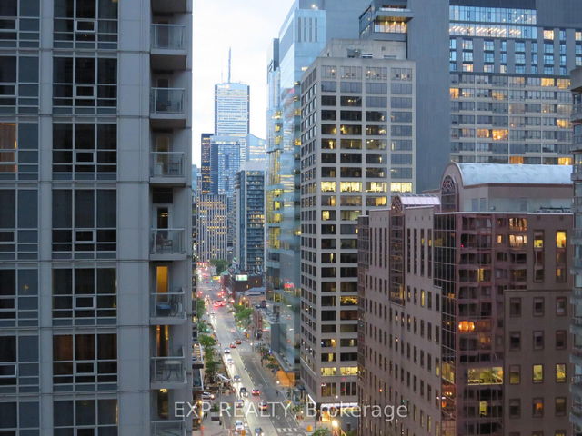 1609 - 763 Bay Street