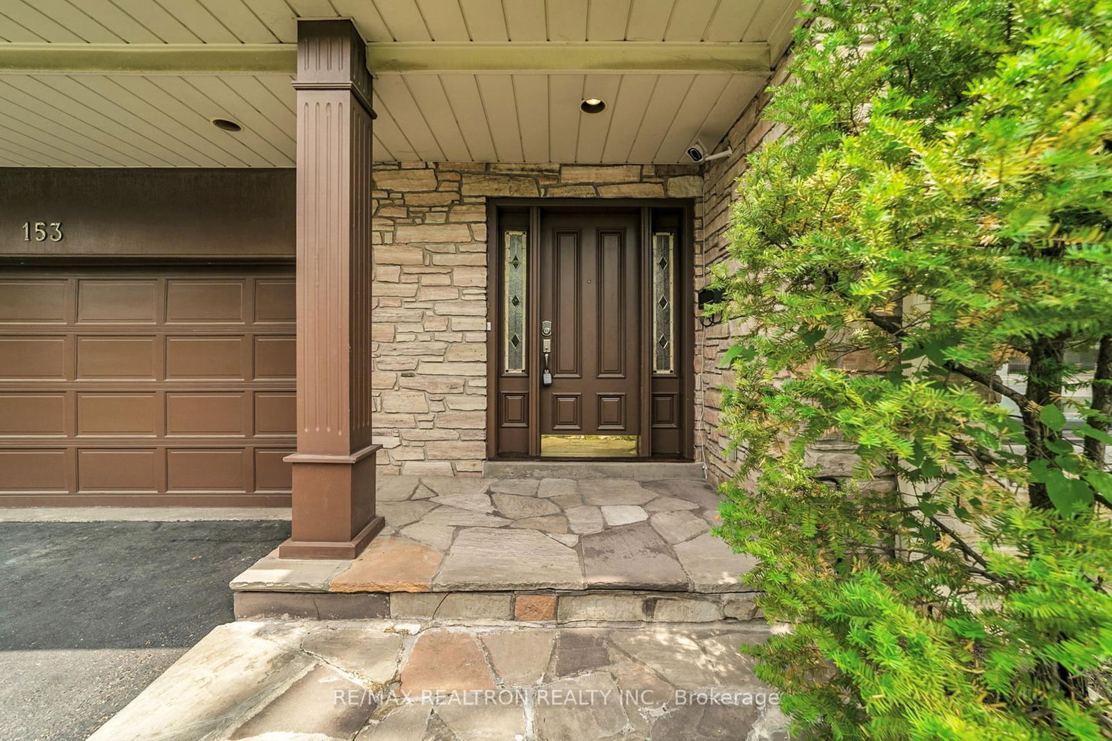 Detached House for sale at 153 Banbury Road, Toronto, Banbury-Don Mills, M3B 2L7 - MLS: C12220849
