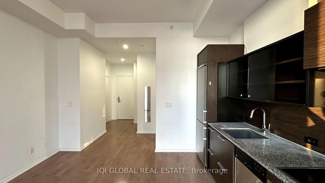 3406 - 75 St Nicholas Street
