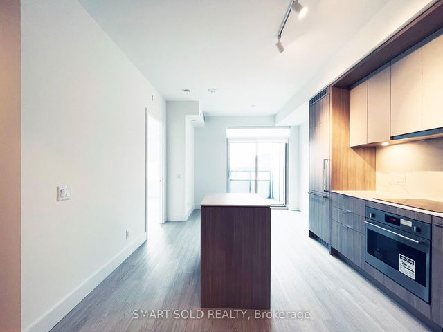 906 - 6 Greenbriar Road
