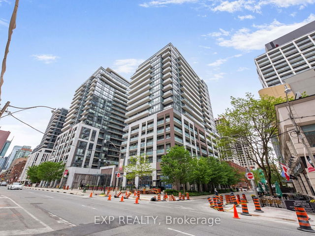 15 - 460 Adelaide Street