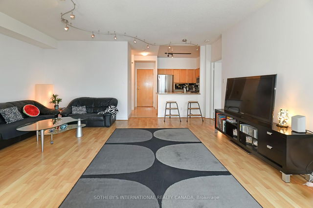 SP10 - 600 Queens Quay