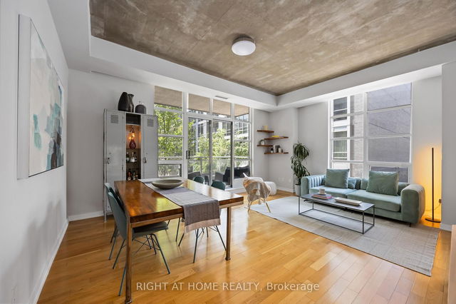 209 - 23 Brant S Street