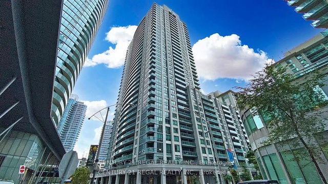 3210 - 19 Grand Trunk Crescent