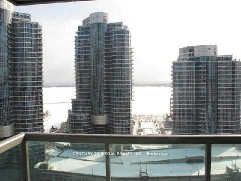 3210 - 19 Grand Trunk Crescent