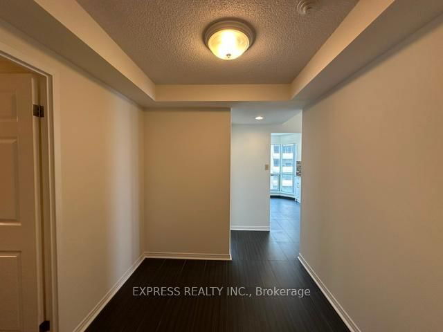 1011 - 10 Yonge Street