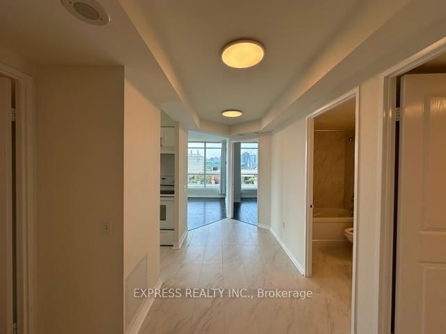 1020 - 942 Yonge Street