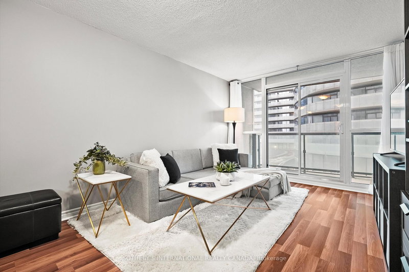 707 - 19 Grand Trunk Cres, Toronto, M5J 3A3 | Image 3