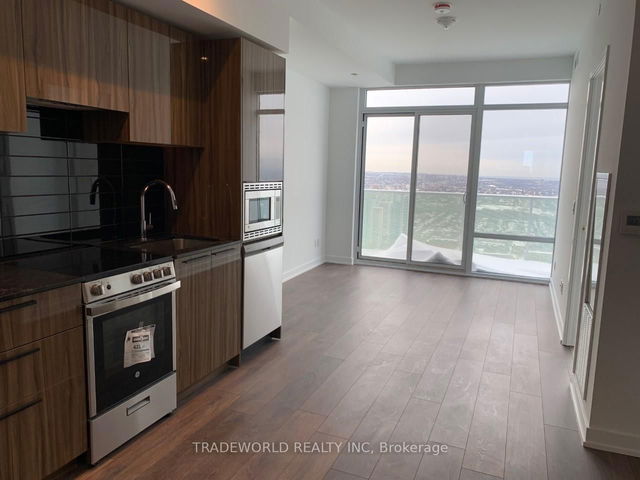 5207 - 501 Yonge Street