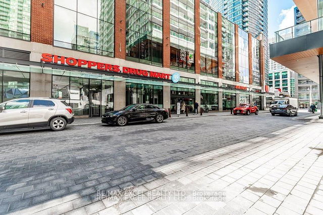 3102 - 17 Bathurst Street