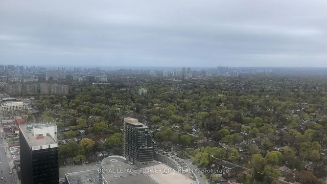 3804 - 8 Eglinton Avenue
