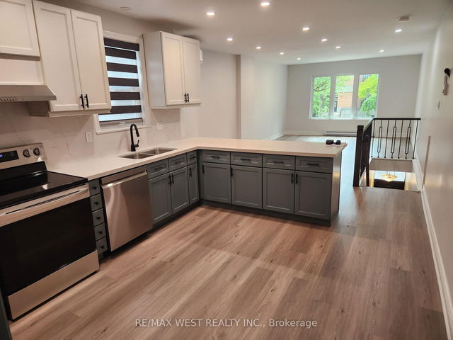 Upper - 992 St Clair Avenue W