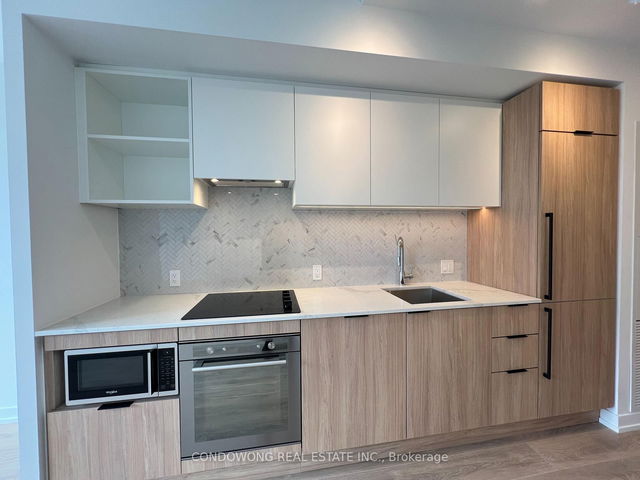 2509 - 82 Dalhousie Street