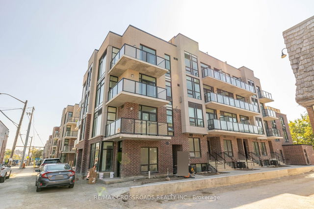 TH11 - 871 Sheppard Avenue W