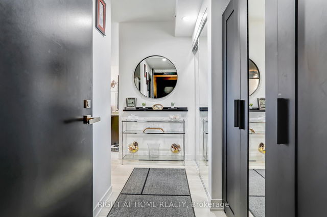 402 - 31 Tippett Road