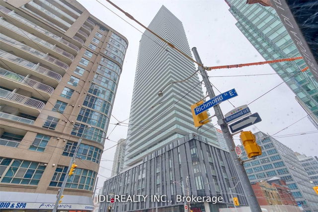 1512 - 25 Richmond Street