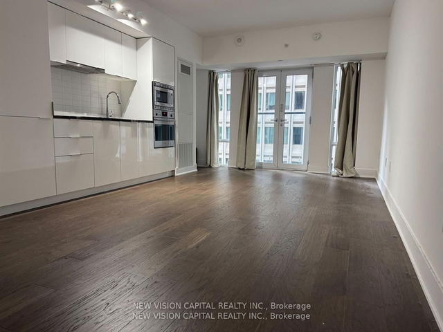 520 - 955 Bay Street