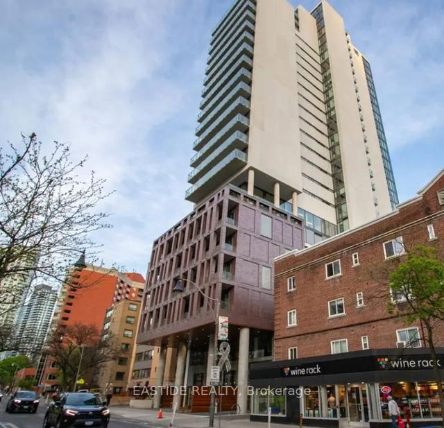 2602 - 81 Wellesley Street E