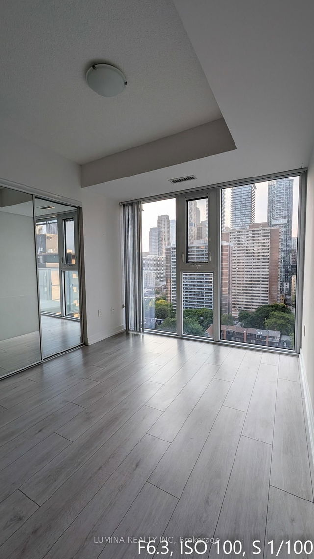 2003 - 50 Wellesley Street E