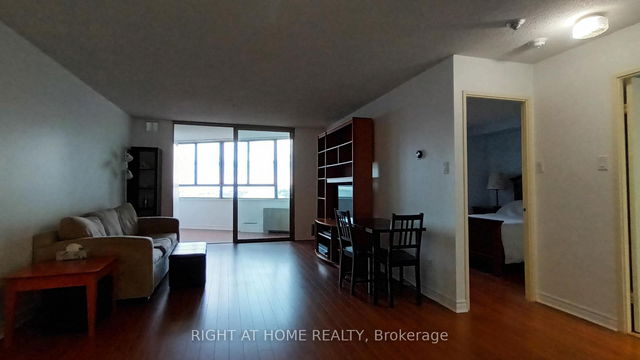 1203 - 260 Queens Quay Boulevard W