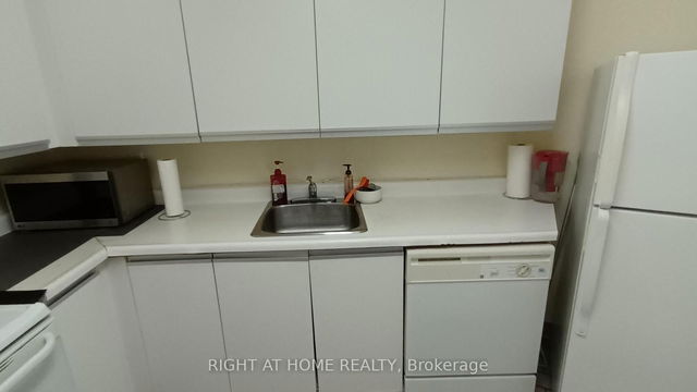 1203 - 260 Queens Quay Boulevard W