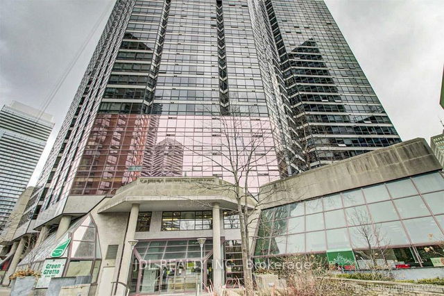 1712 - 1001 Bay Street