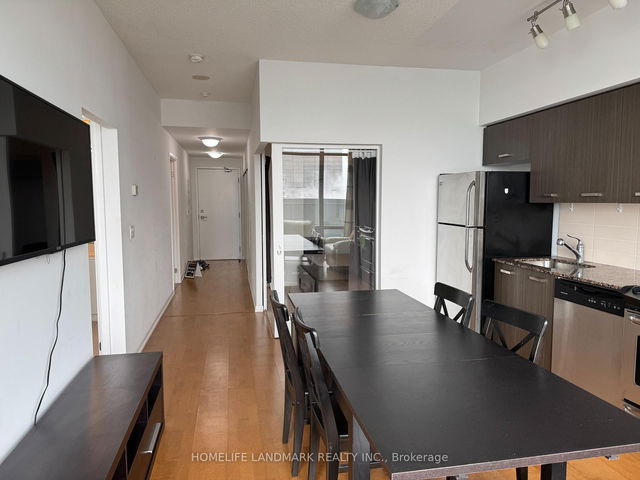 1602 - 832 BAY Street